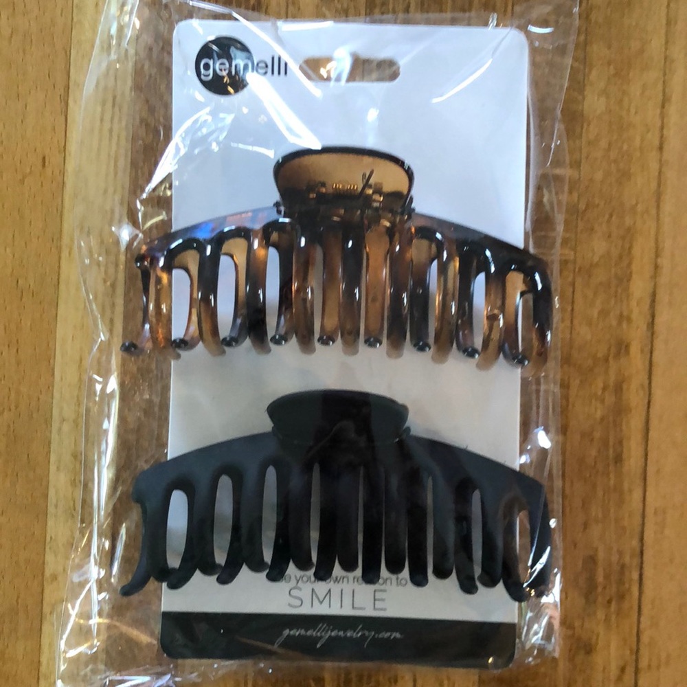 Gemelli hair clips